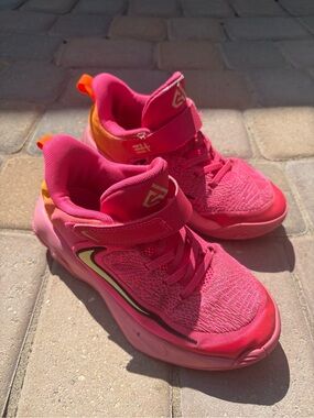 Nike Giannis Kids Sneakers in Bright Pink with Orange Heel Accent
